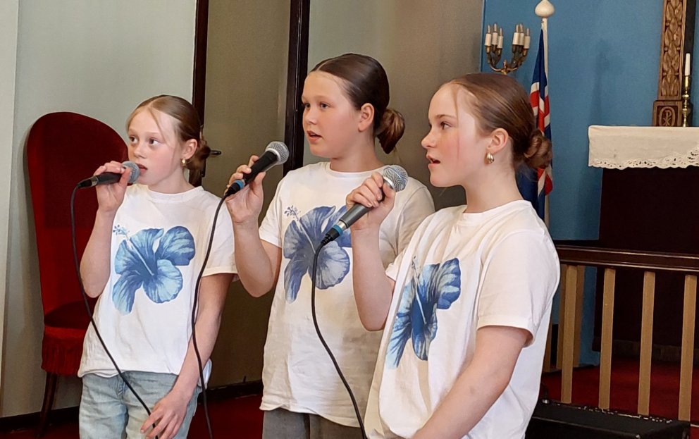 Herdís Erla, Birta Ögn og Aldís Antonia á vortónleikum í maí 2025