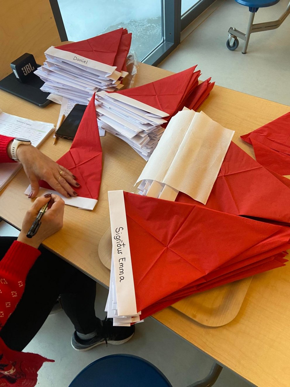 Litlu jólin á morgun