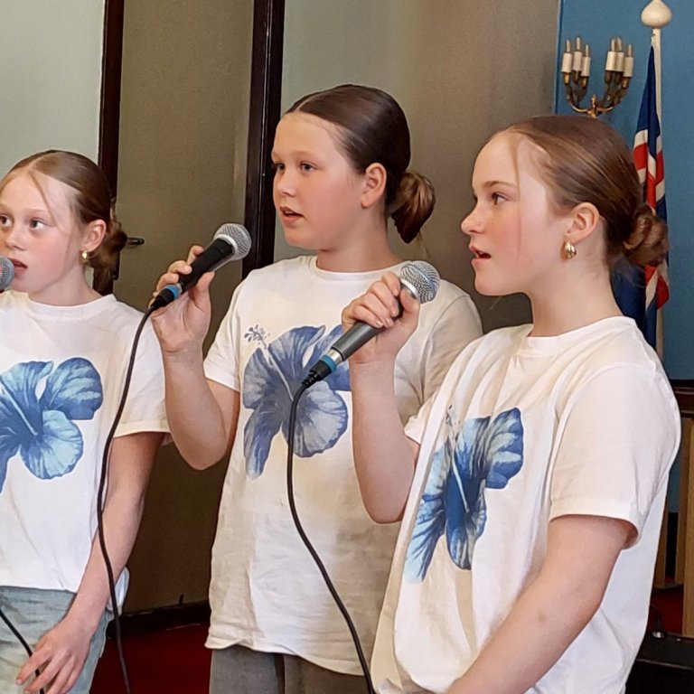 Herdís Erla, Birta Ögn og Aldís Antonia á vortónleikum í maí 2025