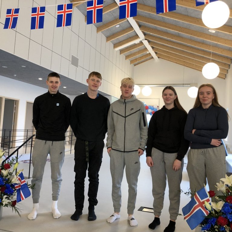 Lið skólans 2022 fyrir brottför, á myndina vantar Júlíu Jöru