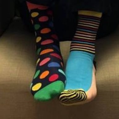 Mislitir sokkar á Downs deginum